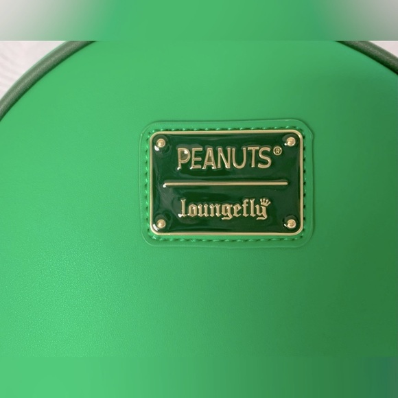 Loungefly Peanuts Snoopy Light-Up Holiday Wreath Crossbody Bag - Picture 7 of 15